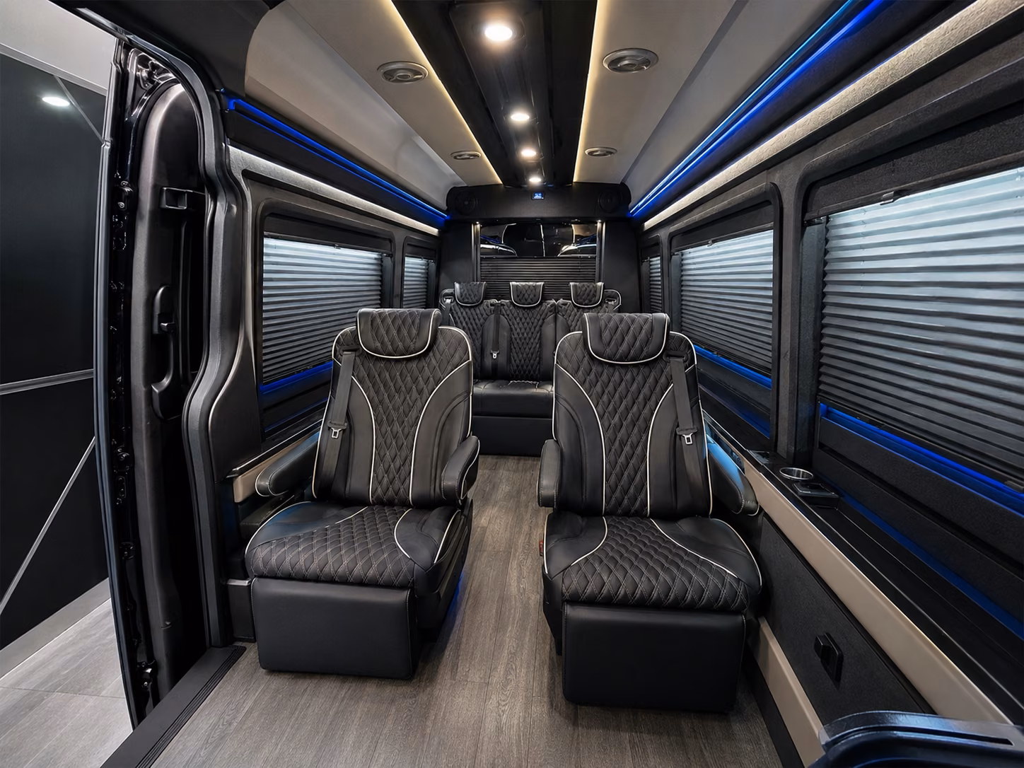 get a bus for private aircraft arrivals at pompano beach airpark ppm