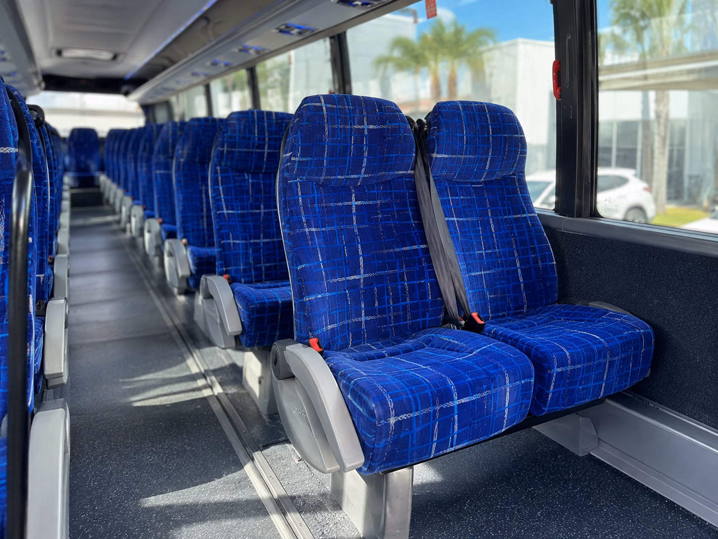 the right bus for narrow a1a venue roads and beachfront drops