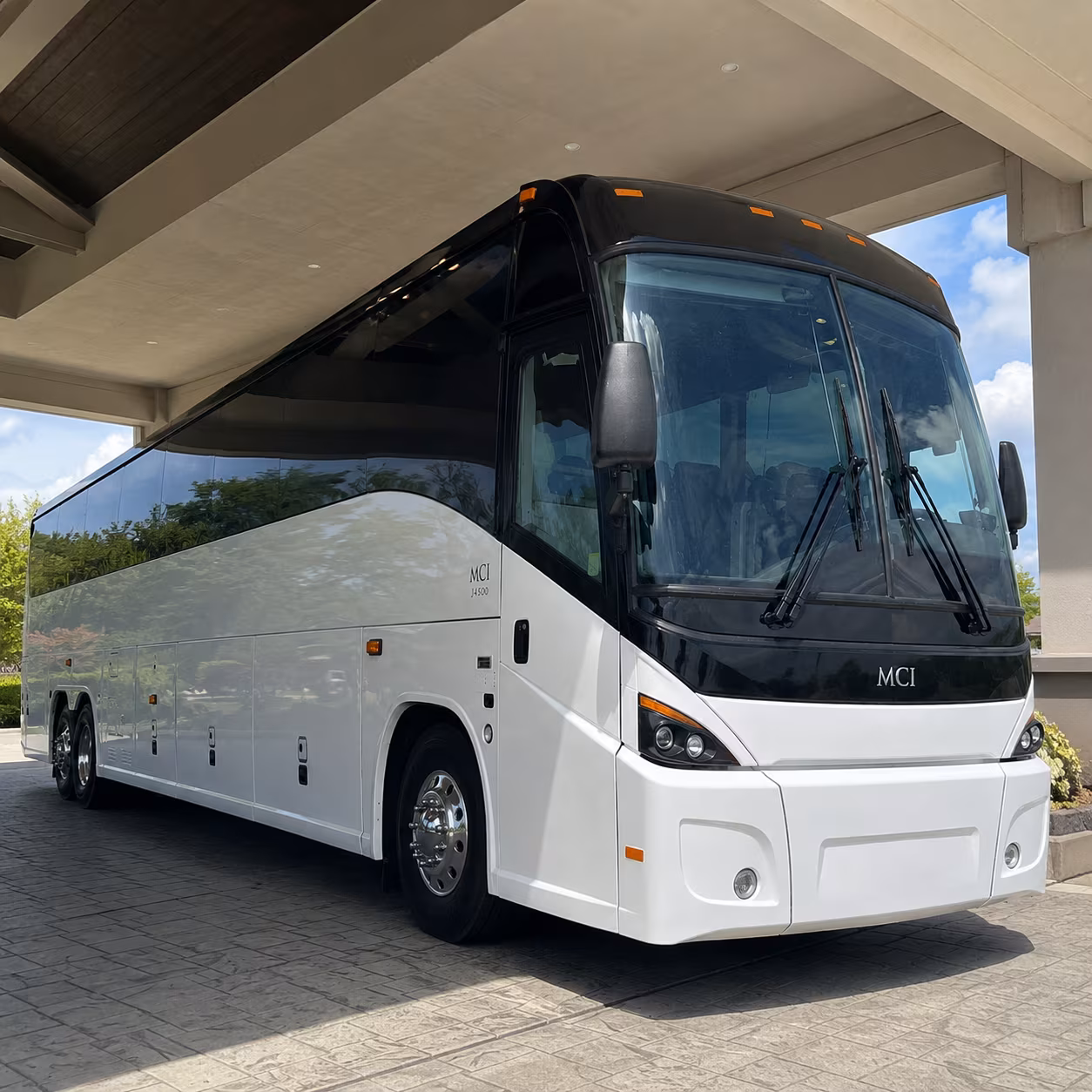 with pompanobeachcharterbusservices com you ll find easy miami international airport mia transportation